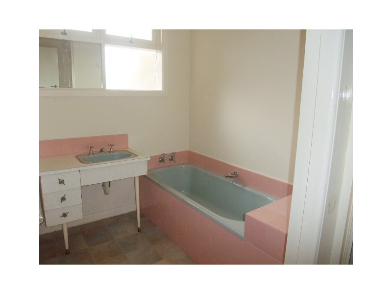 6 Marmara Drive, Elsternwick VIC 3185