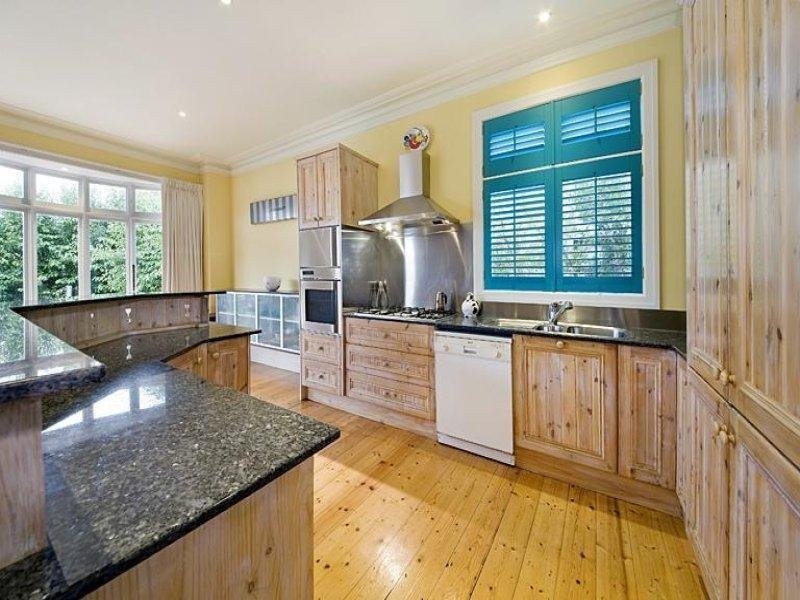 52 Holyrood Street, Hampton VIC 3188