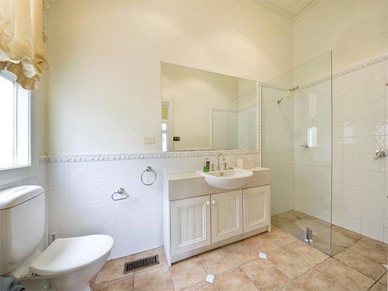 52 Holyrood Street, Hampton VIC 3188