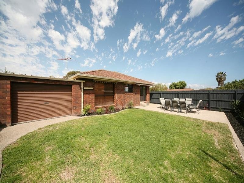 9 Renowden Street, Cheltenham VIC 3192