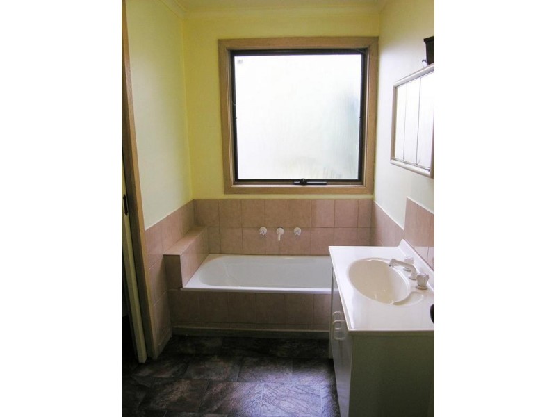 5 Ash Court, Cheltenham VIC 3192