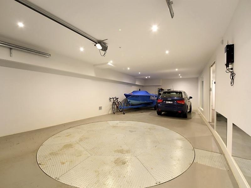 7 Lawson Street, Hampton VIC 3188