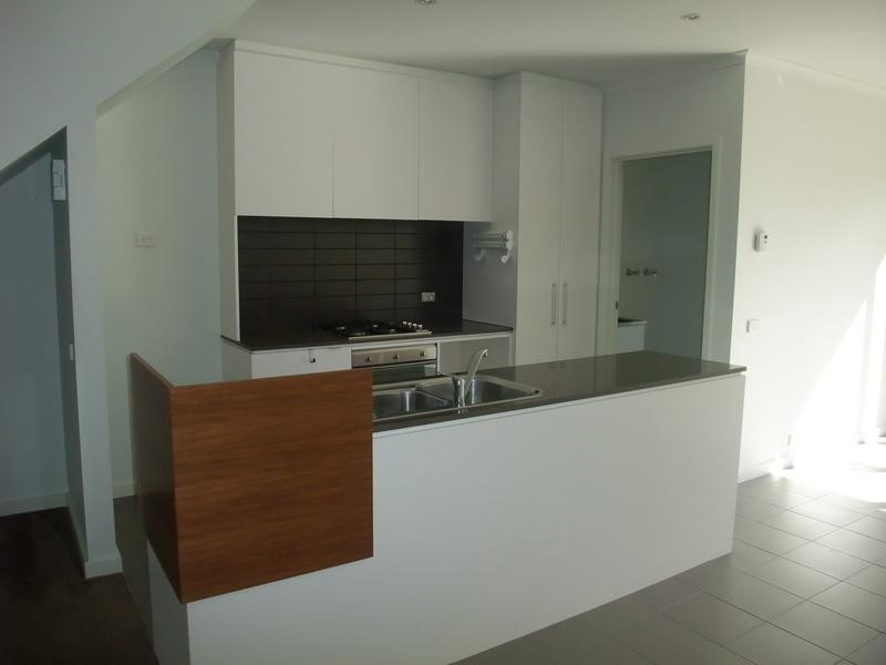 13 Pebble Beach Place, Heatherton VIC 3202