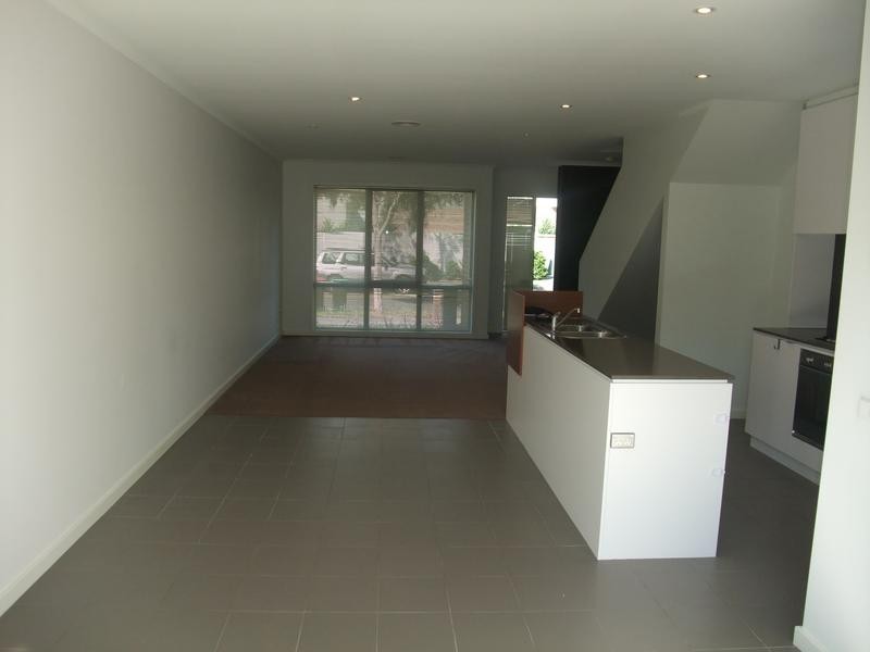 13 Pebble Beach Place, Heatherton VIC 3202