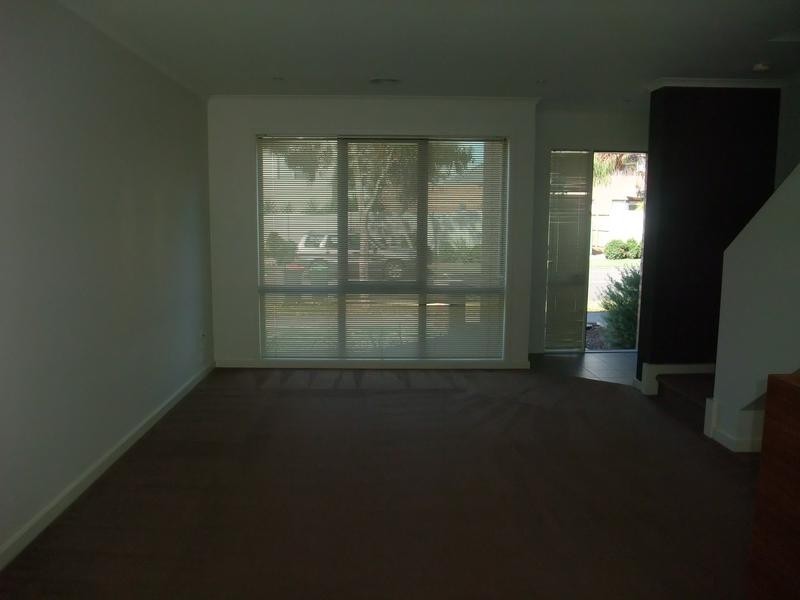 13 Pebble Beach Place, Heatherton VIC 3202