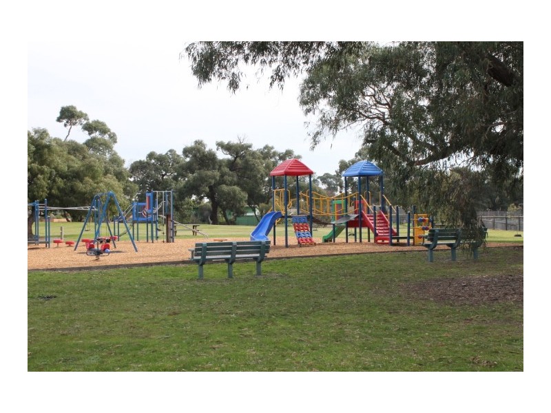 44 Henry Crescent, Seaford VIC 3198