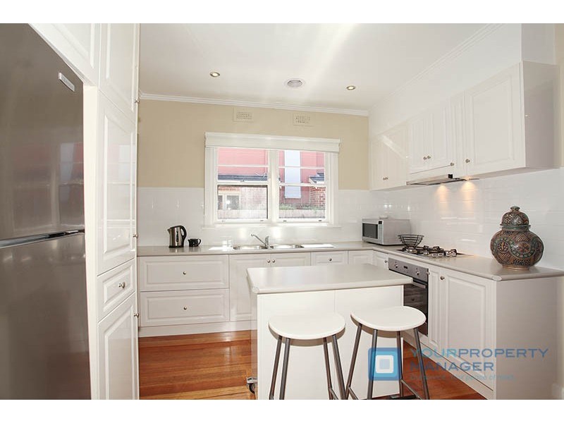 16 Fifth Street, Parkdale VIC 3195