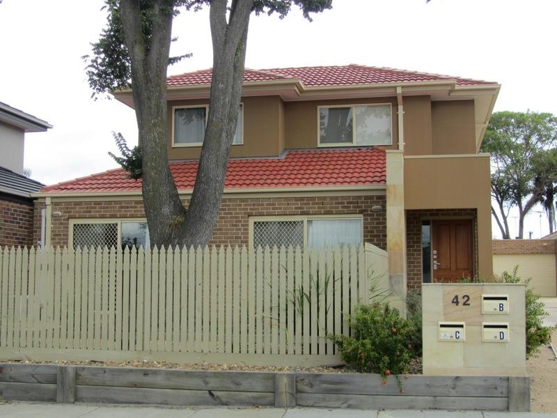 42D Follett Road, Cheltenham VIC 3192