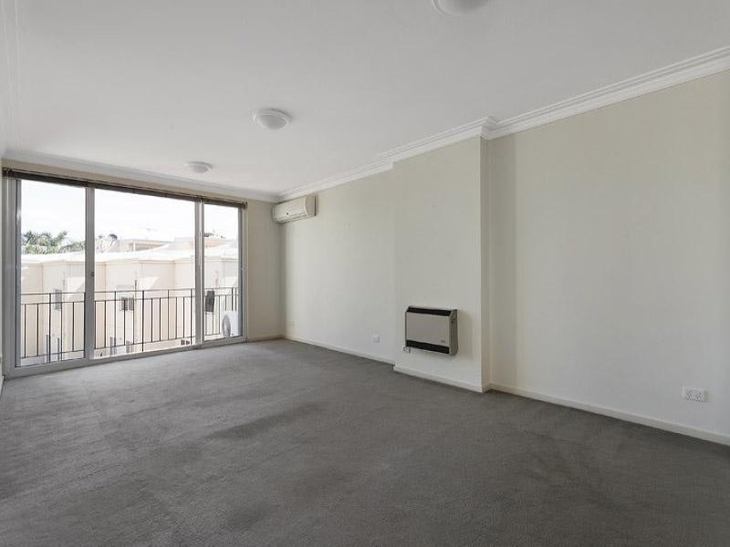 25/56 Beach Road, Hampton VIC 3188