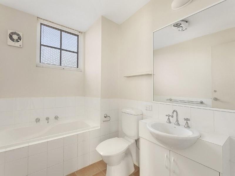 25/56 Beach Road, Hampton VIC 3188