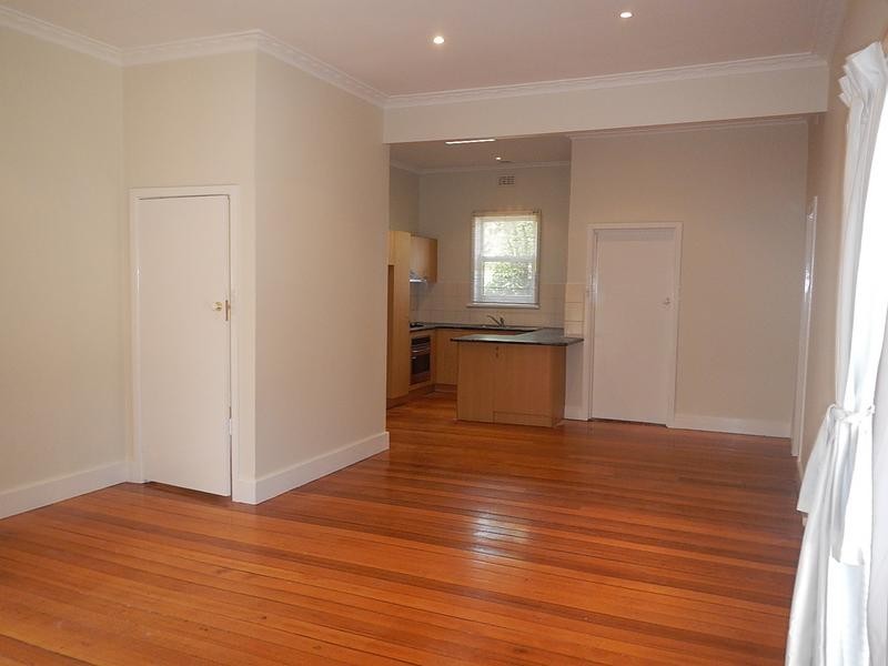 1/128 Ludstone Street, Hampton VIC 3188