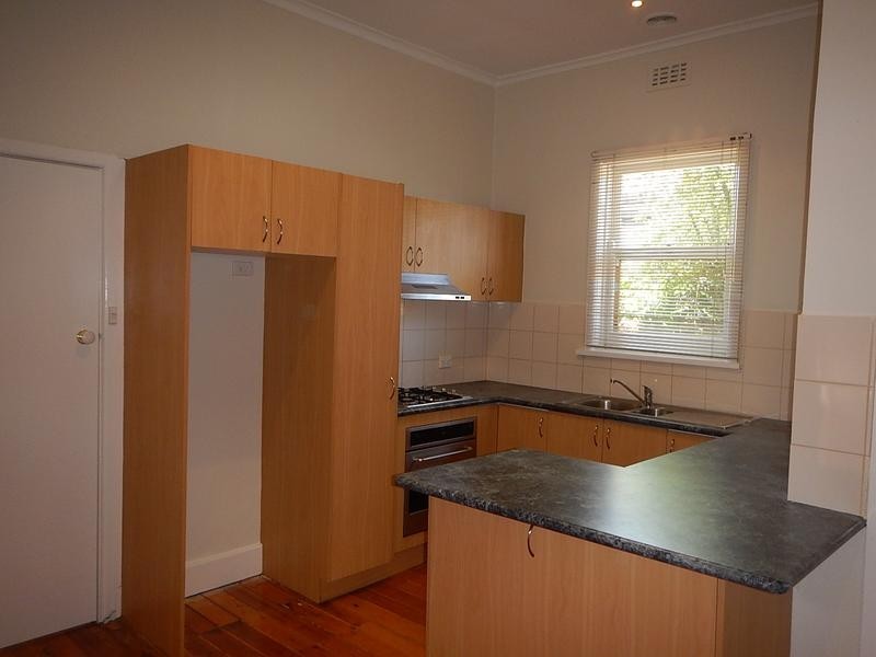 1/128 Ludstone Street, Hampton VIC 3188