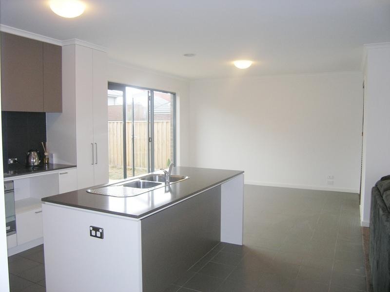 32 San Lorenzo Court, Heatherton VIC 3202