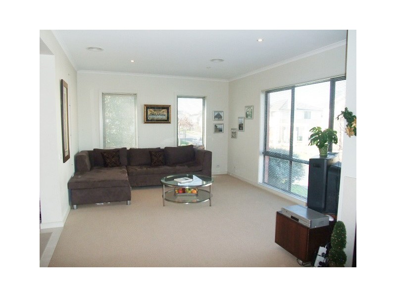 2 Sandhill Close, Heatherton VIC 3202