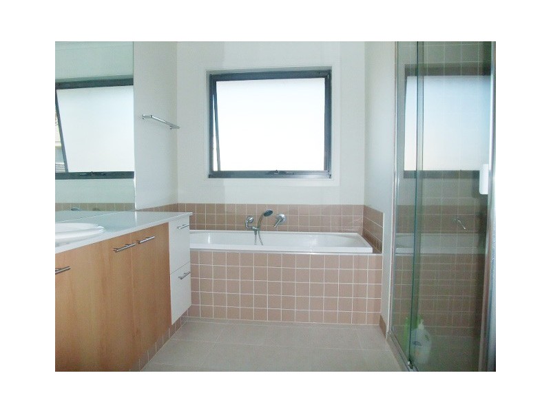 2 Sandhill Close, Heatherton VIC 3202