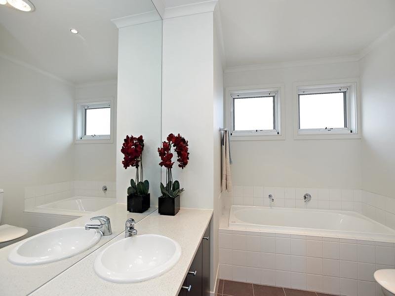 13 Carnoustie Parade, Heatherton VIC 3202