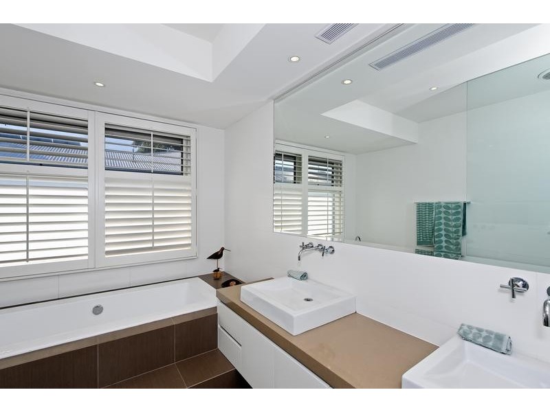 11 Barnett Street, Hampton VIC 3188