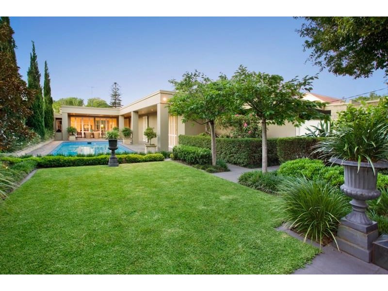 2 Opawa Street, Brighton VIC 3186