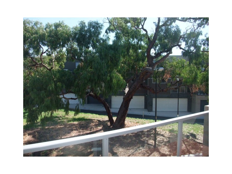 11 Chicquita Circuit, Mentone VIC 3194