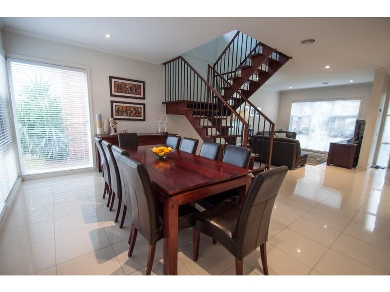6 Pebble Beach Place, Heatherton VIC 3202
