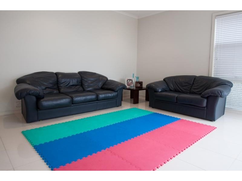 6 Pebble Beach Place, Heatherton VIC 3202