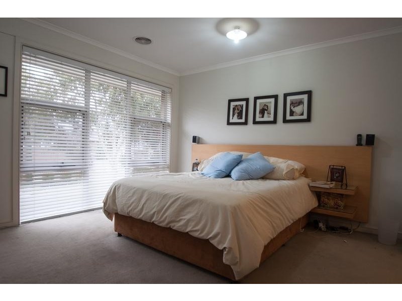6 Pebble Beach Place, Heatherton VIC 3202