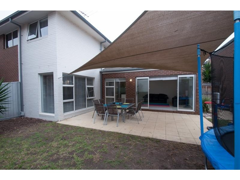 6 Pebble Beach Place, Heatherton VIC 3202