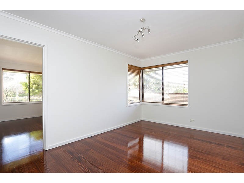 17 Barclay Drive, Cheltenham VIC 3192