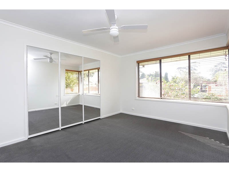 17 Barclay Drive, Cheltenham VIC 3192