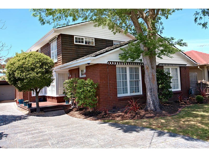 6 Regent Parade, Cheltenham VIC 3192