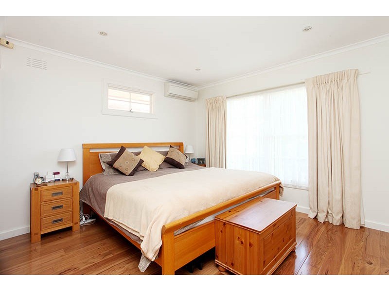 6 Regent Parade, Cheltenham VIC 3192