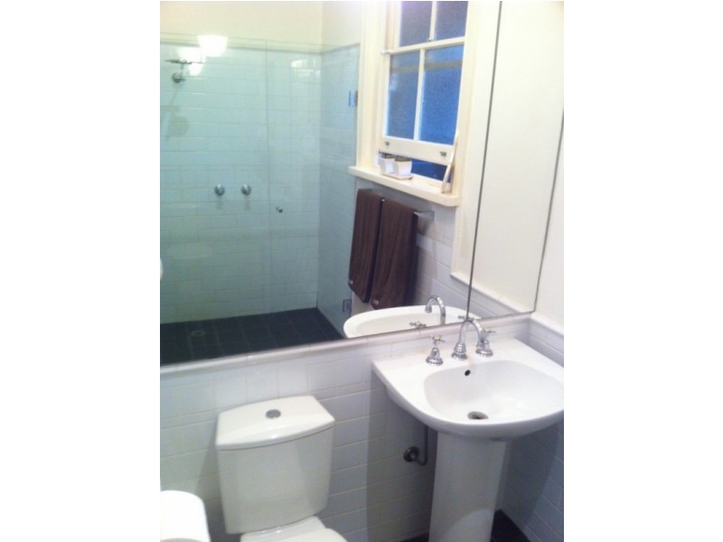 8/9 Ardoch Avenue, St Kilda VIC 3182