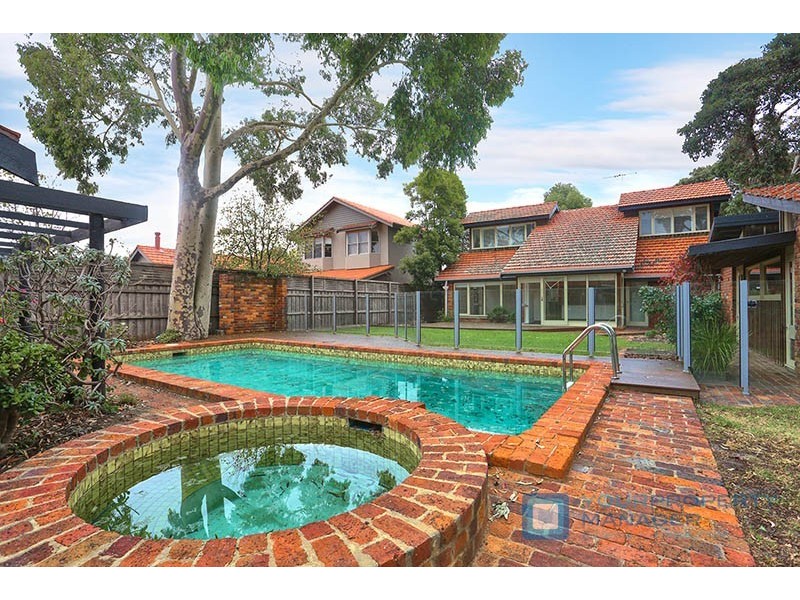 107 Linacre Road, Hampton VIC 3188