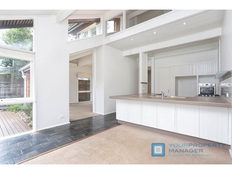 107 Linacre Road, Hampton VIC 3188