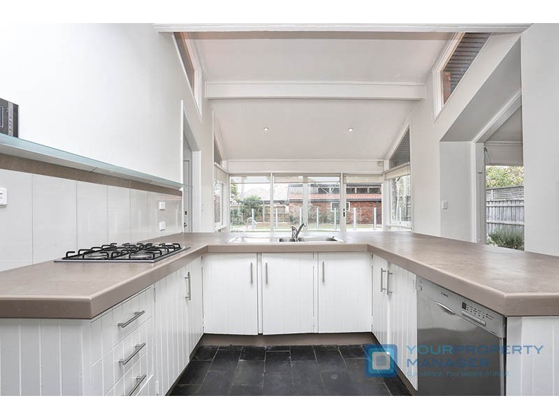 107 Linacre Road, Hampton VIC 3188