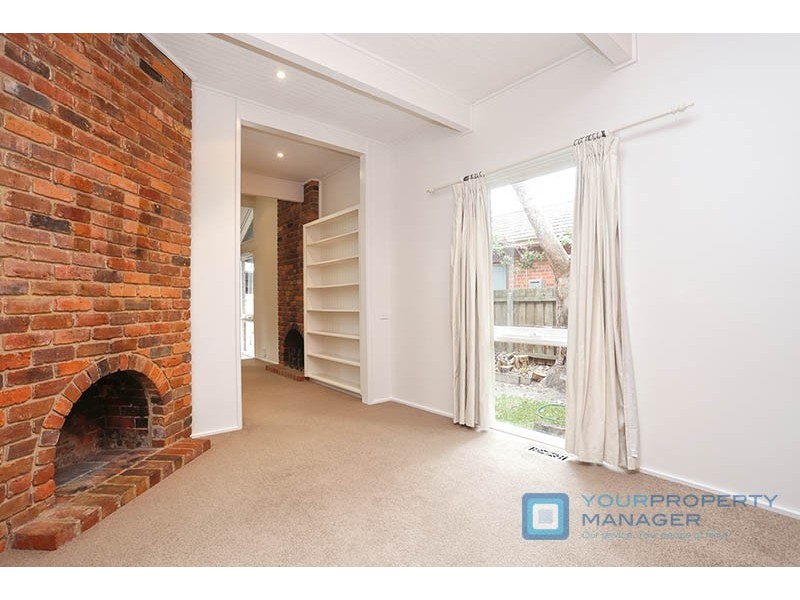 107 Linacre Road, Hampton VIC 3188