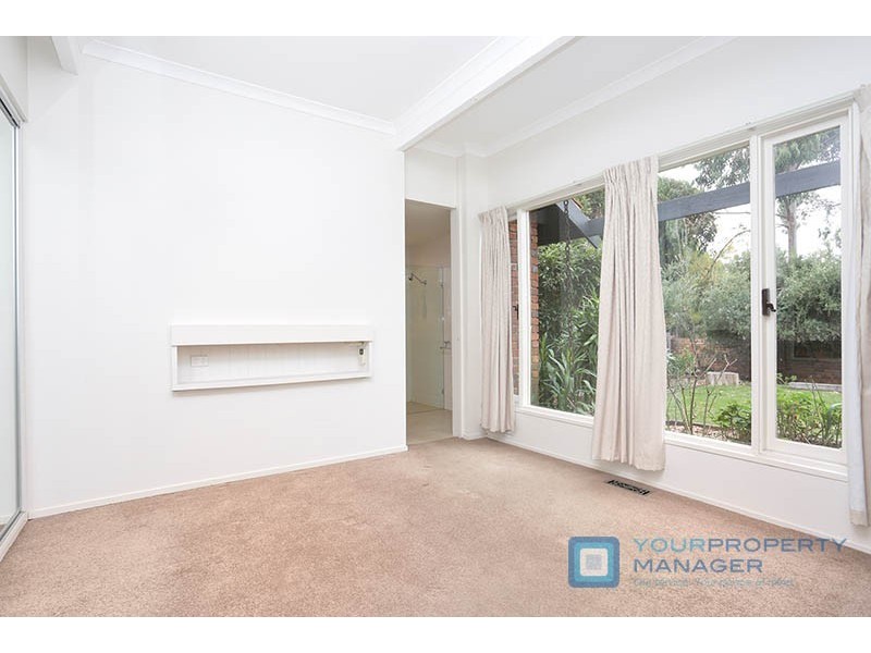 107 Linacre Road, Hampton VIC 3188