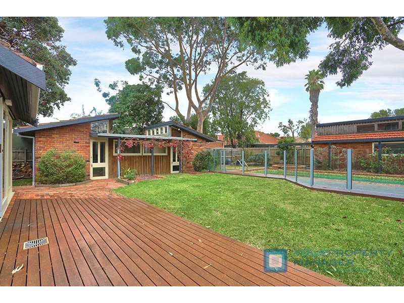107 Linacre Road, Hampton VIC 3188