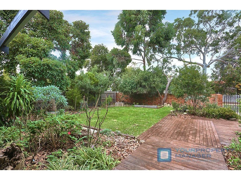 107 Linacre Road, Hampton VIC 3188