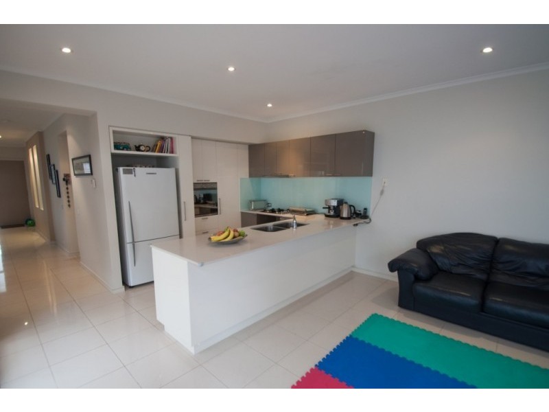 6 Pebble Beach Place, Heatherton VIC 3202