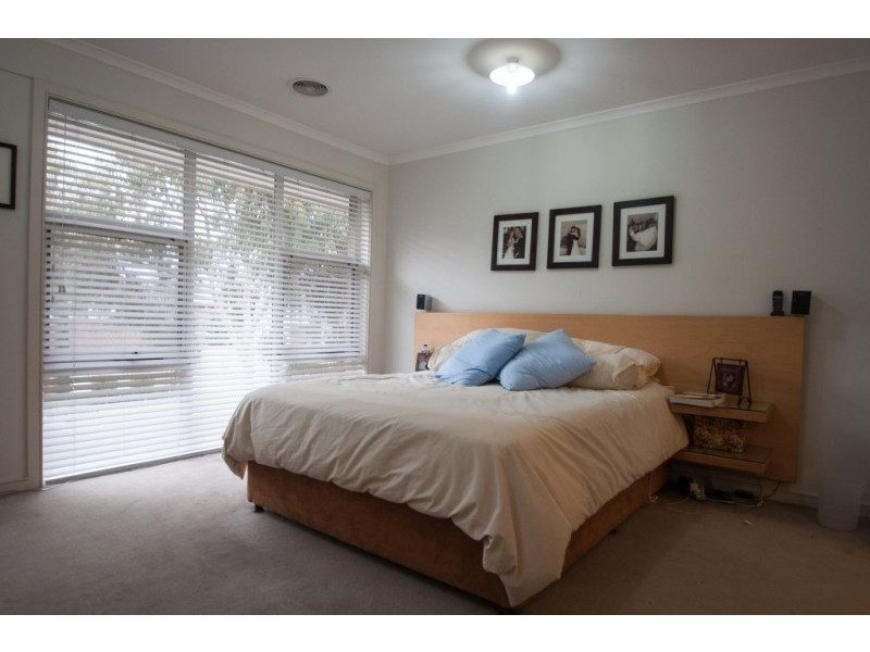 6 Pebble Beach Place, Heatherton VIC 3202