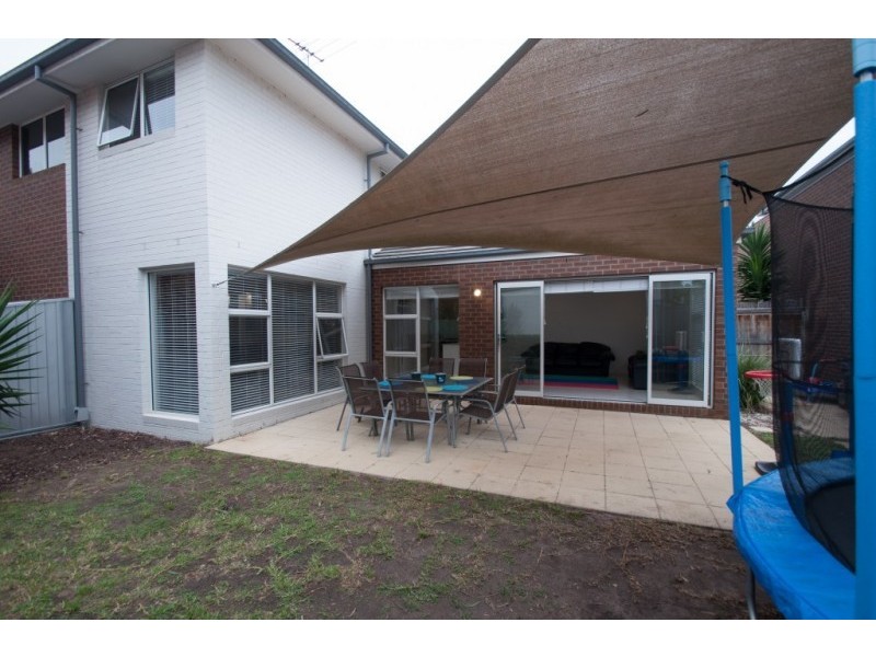 6 Pebble Beach Place, Heatherton VIC 3202