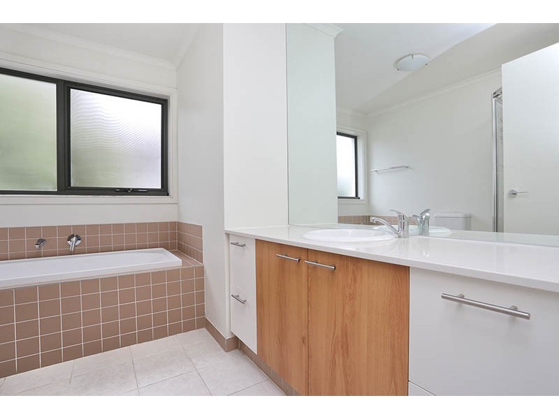 26 Cypress Point Parade, Heatherton VIC 3202