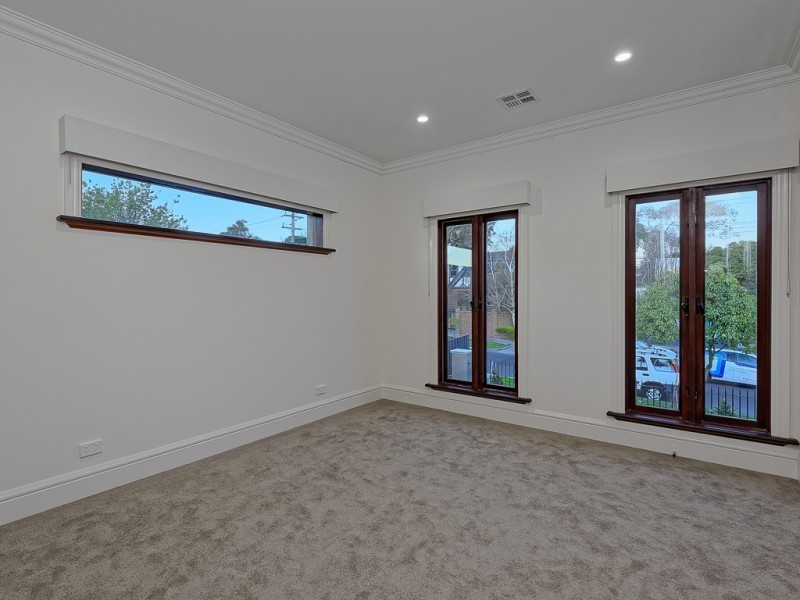 31 Summerhill Road, Brighton East VIC 3187
