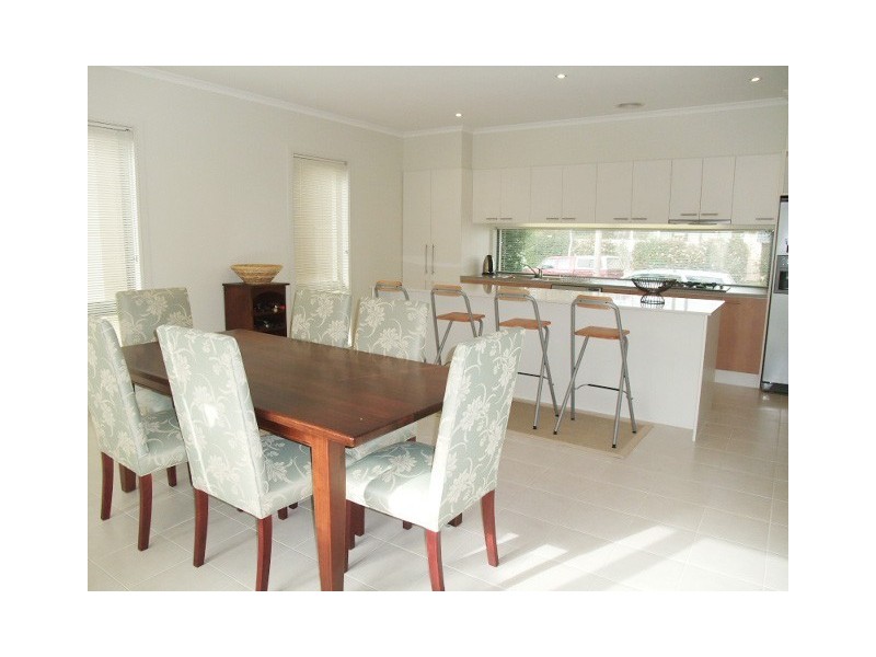 20 Pinehurst Way, Heatherton VIC 3202