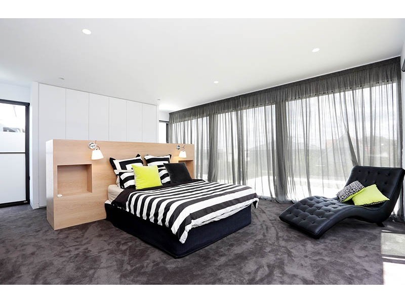 2 Lorraine Street, Hampton VIC 3188