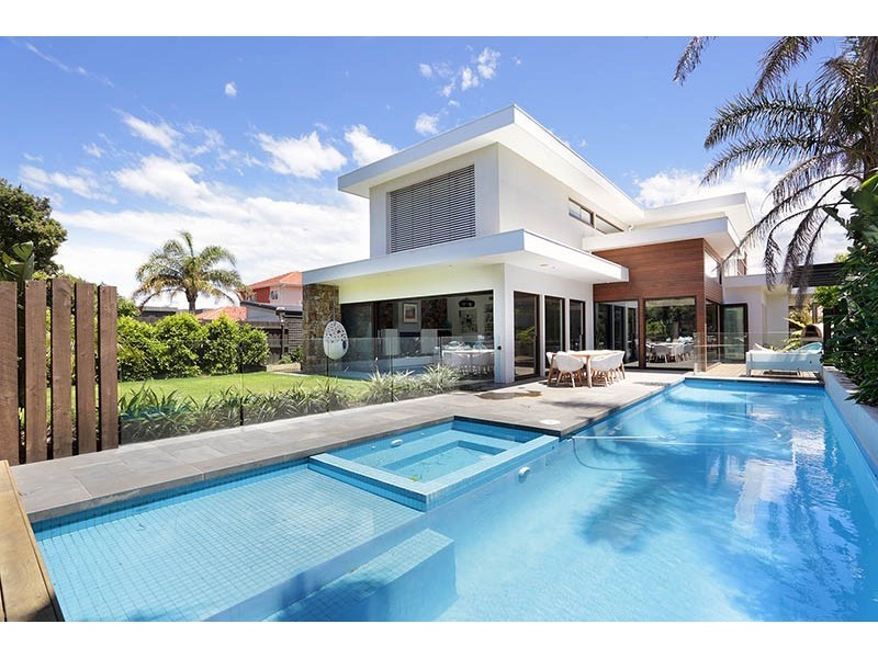 2 Lorraine Street, Hampton VIC 3188