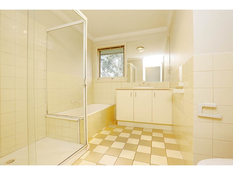 6 Holmwood Break, Dingley Village VIC 3172