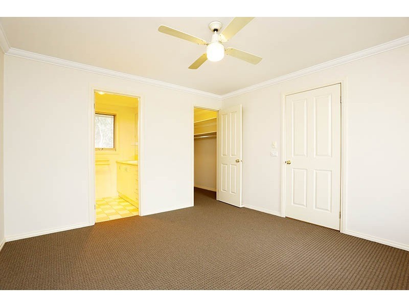 6 Holmwood Break, Dingley Village VIC 3172