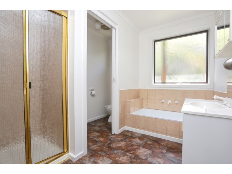 5 Ash Court, Cheltenham VIC 3192